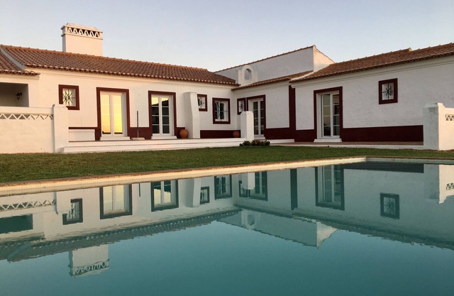 Typical Alentejo house with swimming pool (Costa Alentejana, 15 minutes from Porto Covo)