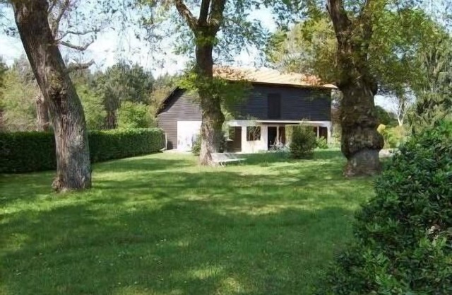 typical south-western french little cottage, garden, countryside,near sea, calm