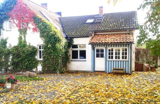Uckermark old farmhouse with large wild garden