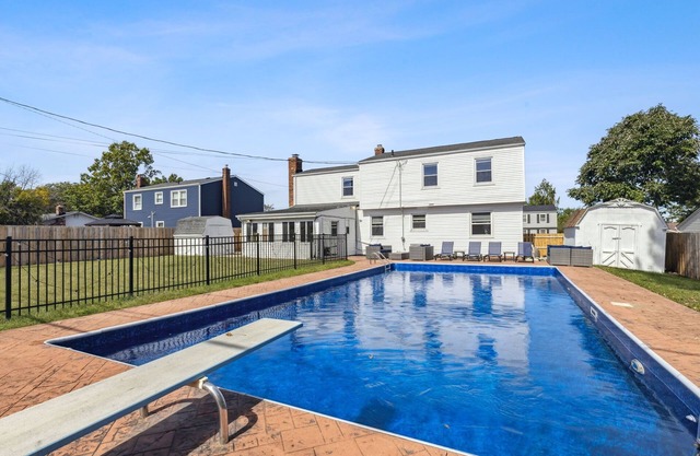 Ultimate Group Escape , Heated Pool - 12 Guests