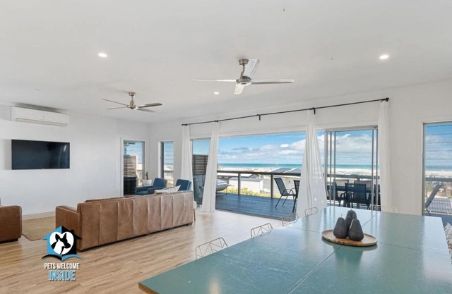 Ultimate in Middleton Coastal Style with Views Sleeps 10