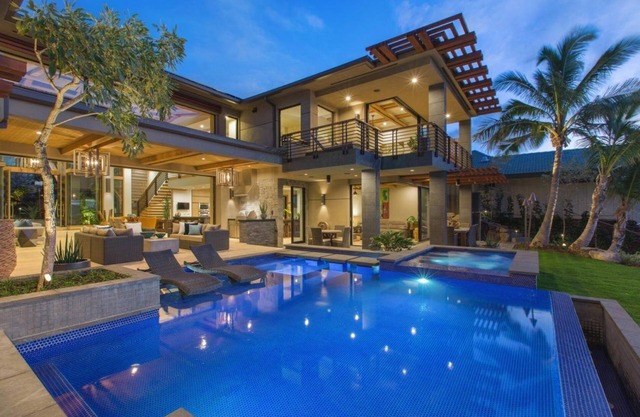 Ultimate Oceanfront Luxury Living with Pool and Hot Tub