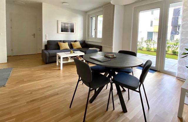 Ultra-modern apartment near the subway and Therme Wien, 15 min to Stephansplatz