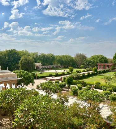 Umaid Palace - A Lakeside Resort - 25 minutes from Mehandipur Balaji - 20 minutes from Chand Baori Stepwell Abhaneri & 40 minutes from Bhangarh Fort