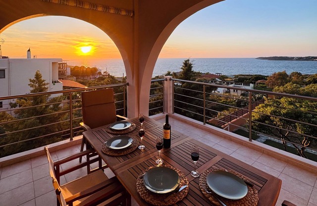 UNICK SEAVIEW LUXURY LIVING