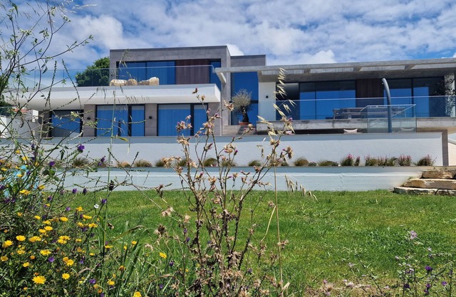 Unieke Villa met 4 Slaapkamers en Uitzicht op de de Grootste Lagune van Portugal
