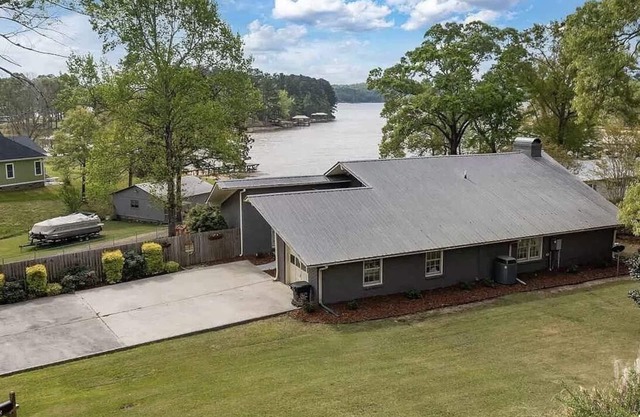 Unique find on Logan Martin! Cozy, spacious and family friendly.