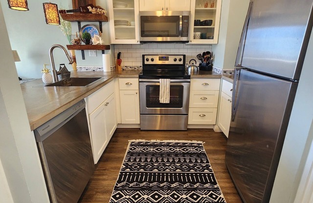 Unique, Top of the Line Ocean View in Makaha