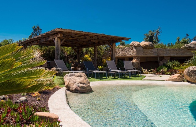 Unique villa on 127 enclosed hectares with caretaker's lodge - Bonifacio - Rondinara