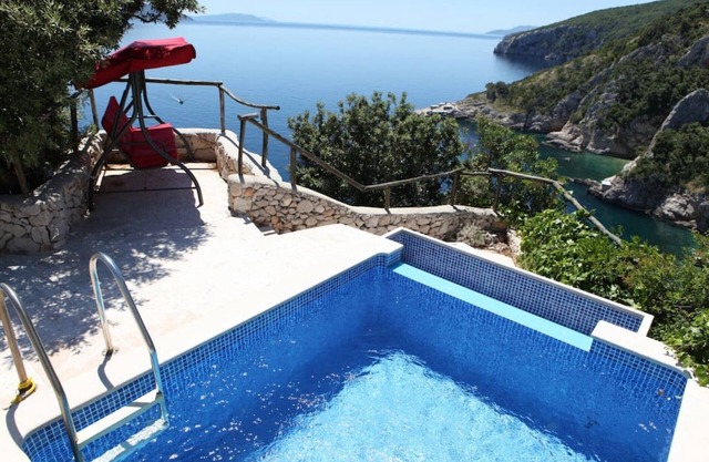 Unique Villa on the Cliff with pool and spectacular views