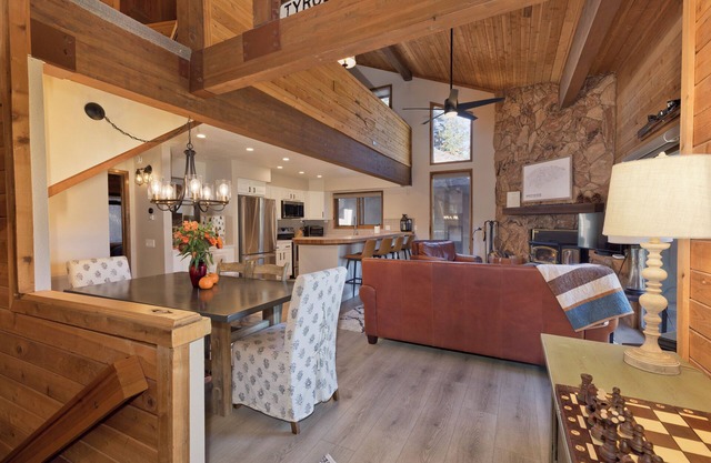 Unit 11 Secluded end unit near Eagle & Canyon Lodge-upgraded bathrooms & kitchen
