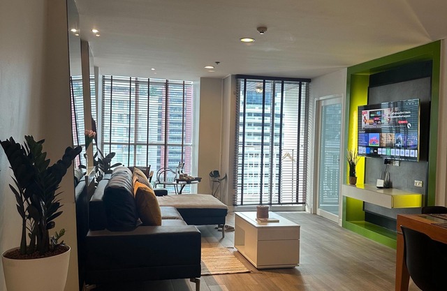 Unit Langsuan BTS Chidlomn2Bedroom Apartment in the Heart of Bangkok with Wi-Fi