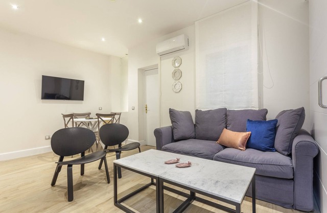Universidad II apartment in Madrid