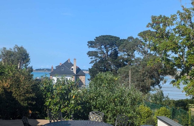 Unusual seaside gite opened in May 2025 in Notre Dame des Grèves,