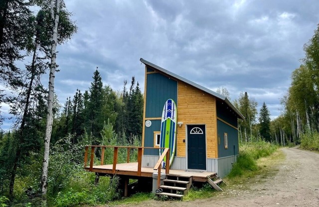 Unwind at The Hillside Aurora Cabin