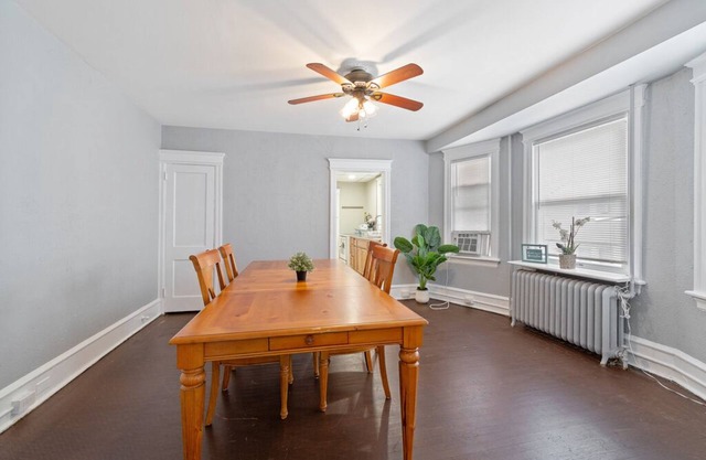 Unwind at Ventnor Beach: Spacious Summer Retreat with Private Parking, Sleeps 9!