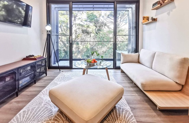 Unwind in a Luxury house in the Adelaide hills