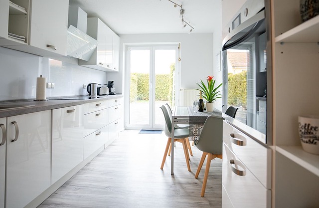 Up to 7 guests / free parking / Amazon Prime / garden / terrace