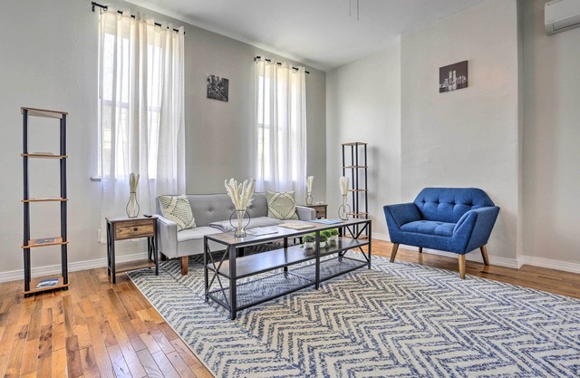 Updated Bayonne Townhome ~ 11 Mi to NYC!