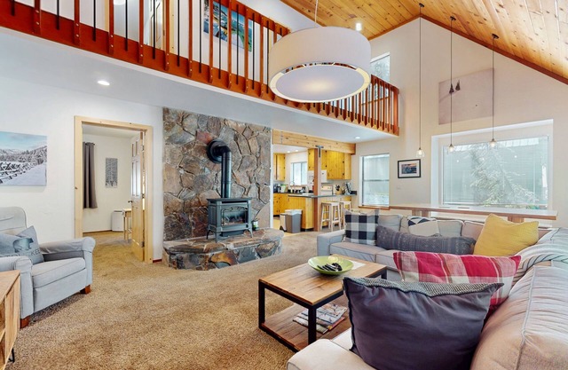 Updated home on quiet street w/gas fireplace, shared hot tub, pool, & more