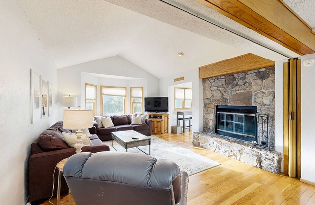 Updated Three-Story Home with Fast WiFi, Fireplace, & Ski Resort Views