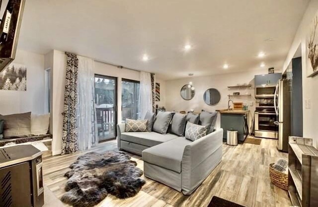 Updated tree top cabin retreat!