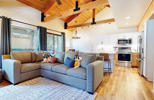 Upgraded End Unit & Balcony. Near the Sierra Star Golf Course. On-site Pool!