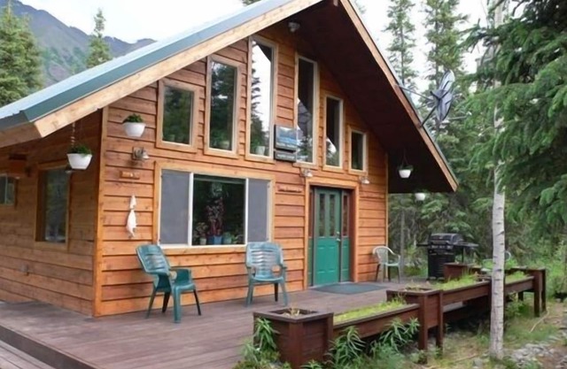 Upper Kenai Lakeside Chalet in Cooper Landing Alaska