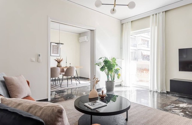 Upscale 3BR Apartment in Chalandri