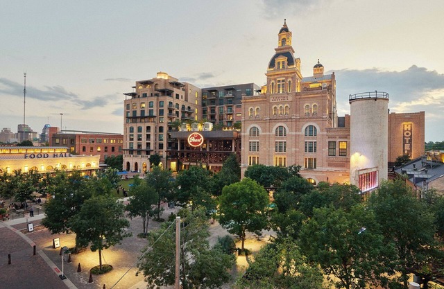 Upscale 4BR Pearl Town Home | 4 Bed, 3 Bath