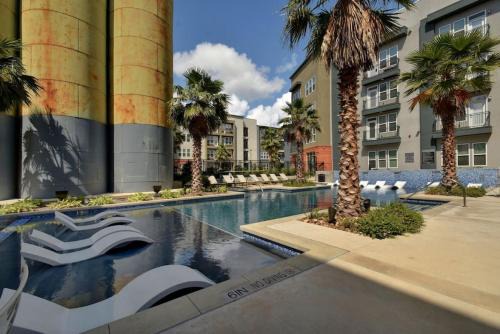 Upscale Apartment Riverwalk Alamo Pearl