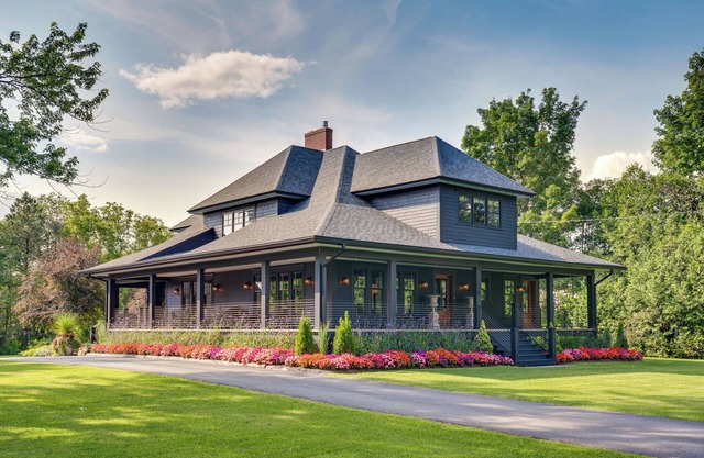 Upscale Arts + Crafts Bungalow w/Yard, Pool!