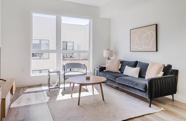 Upscale Hayward 1BR w/Heated Pool & On-Site Restaurants, by Blueground