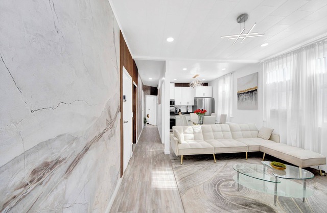 Upscale NYC Home Outdoor Gym + Easy Parking!