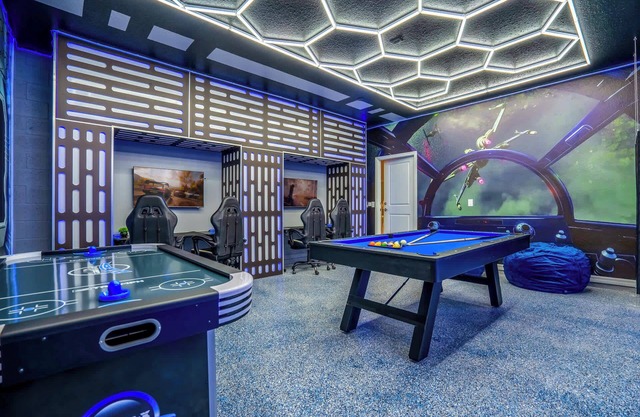 Upstay 10BR Family Retreat w Pool Hot Tub & Games
