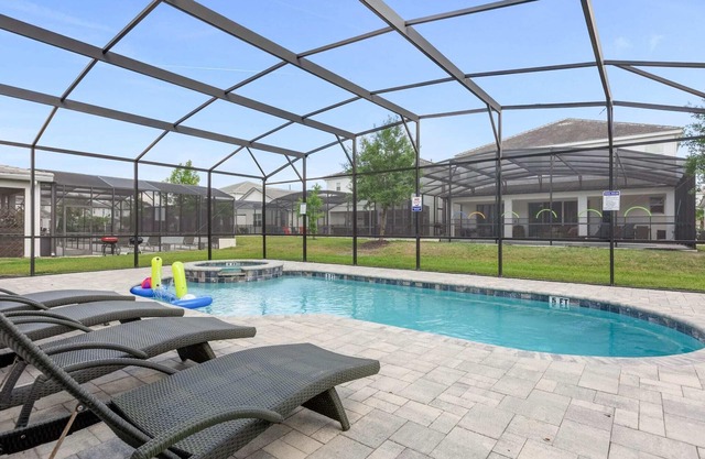 Upstay: Sonoma Resort Home w Patio & BBQ—Sleeps 26
