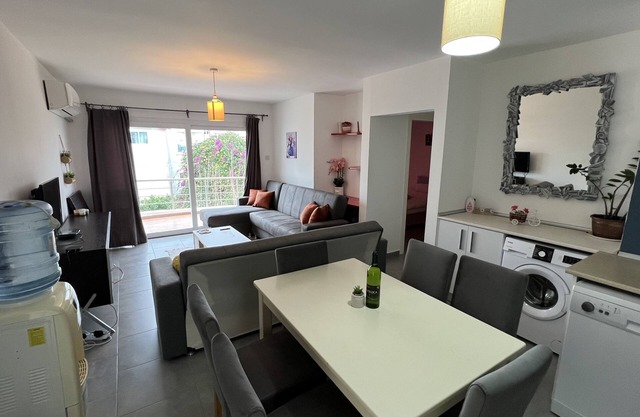 Urban Apartment: Central Downtown Location/Easy Access to Kyrenia