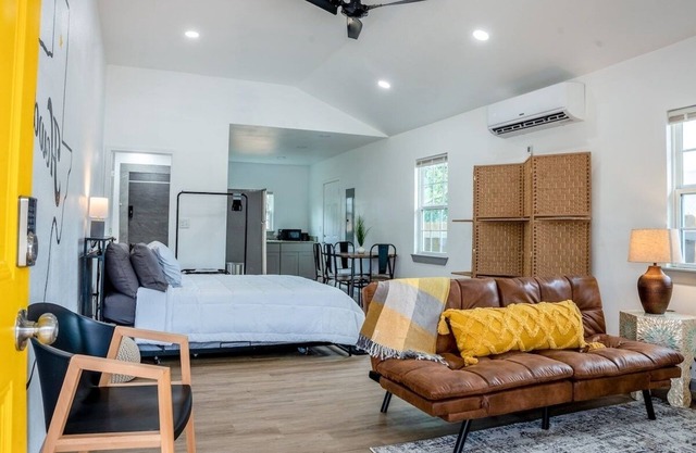Urban Blue Studio Downtown- B