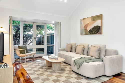 Urban Nest - Peaceful Parkside Retreat in the CBD