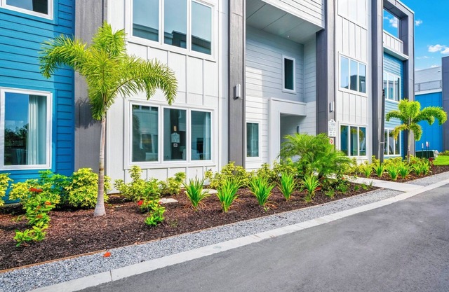 Urban Oasis Condo near Disney with Resort & Waterpark Access - B13-109