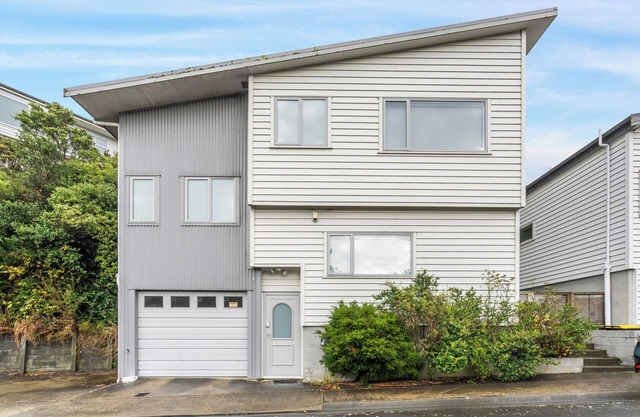 Urban Sanctuary - Johnsonville Holiday Home