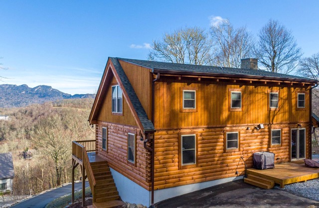 Ursa Minor - Long Range Views, hot tub, Peloton, more at Beautiful 3bd/2ba home on Sugar
