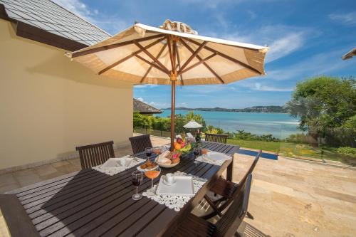 V231 Beachfront 3BR Pool Villa Stunning Seaview