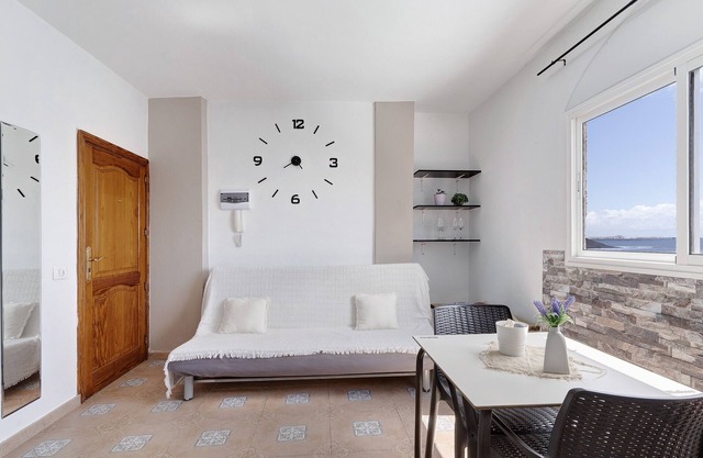 Vacation Apartment 'Sweet Home Pozo Izquierdo B' with Sea View and Wi-Fi