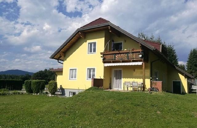 Vacation apartment/apartment for 6 guests with 90m² in Schiefling am See (94380)