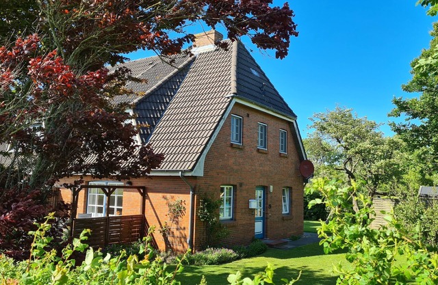 Vacation apartment/apartment for 2 guests with 50m² in Wrixum on Föhr (168726)