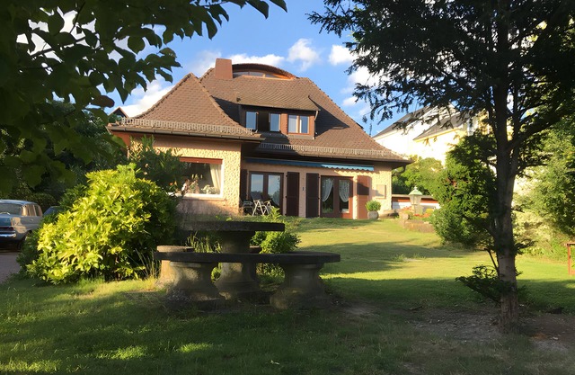 Vacation apartment 'The Green Park Nest Frankfurt' with terraces, WiFi and air conditioning