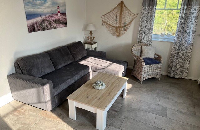 Vacation apartment/apartment for 4 guests with 60m² in Oldenswort (122385)