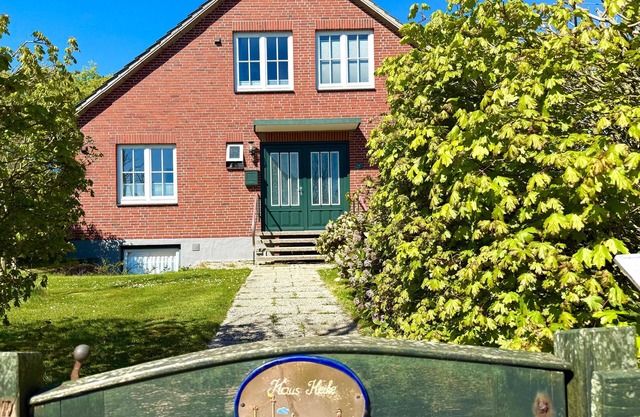 Vacation apartment/apartment for 5 guests with 75m² in Utersum (145703)