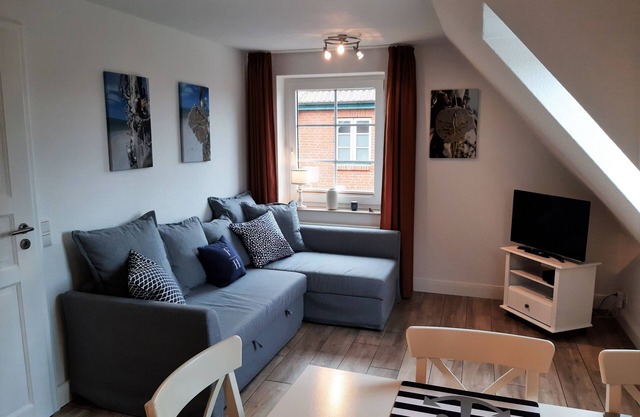 Vacation apartment/apartment for 2 guests with 30m² in Oldsum (267761)